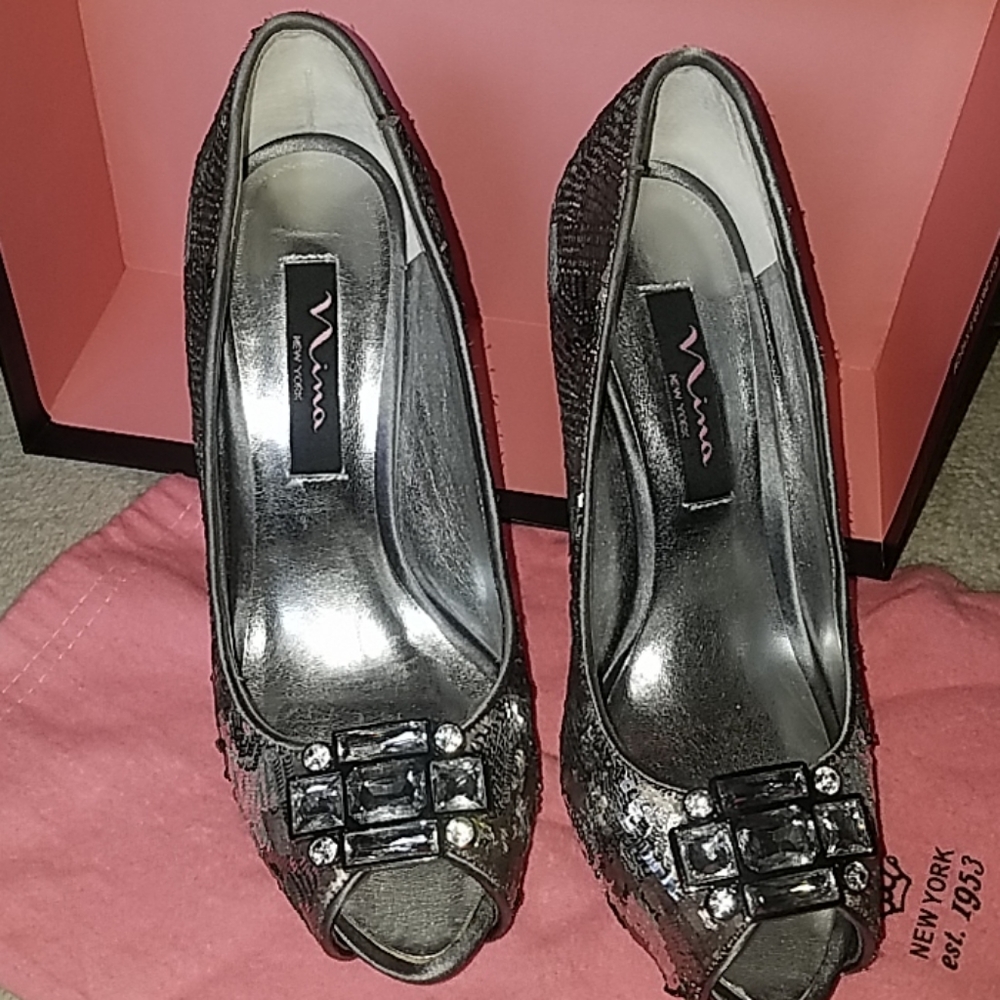 NINA EVAN-YS METAL DUST CRYSTAL OPEN-TOE PUMPS